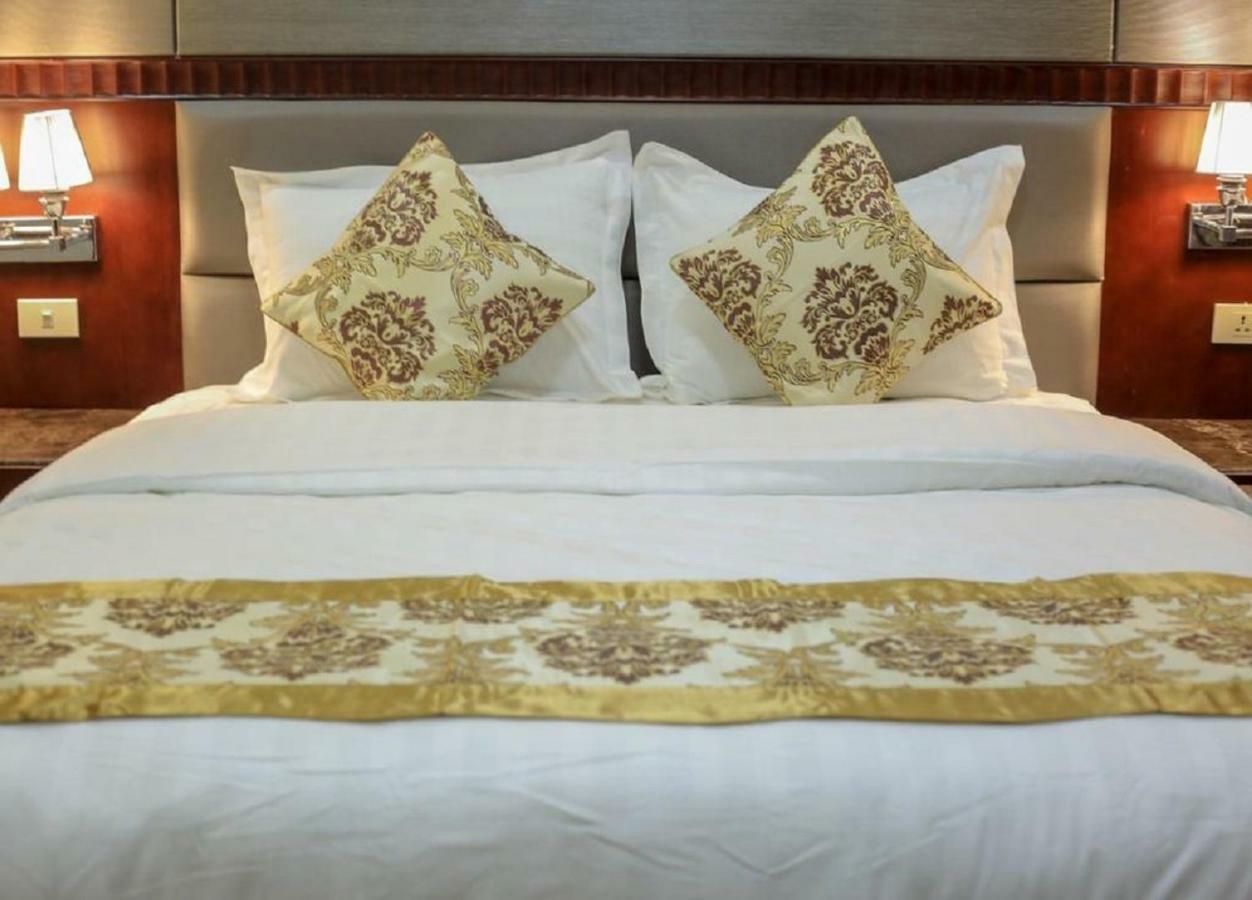 The 40Th Pearl Hotel Suites Jeddah Eksteriør billede